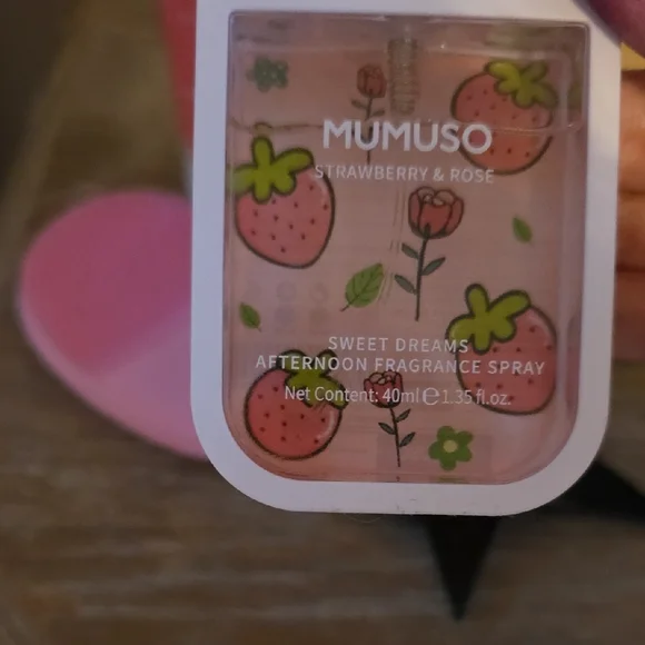 Cosmetics Set - Picture 7 of 8